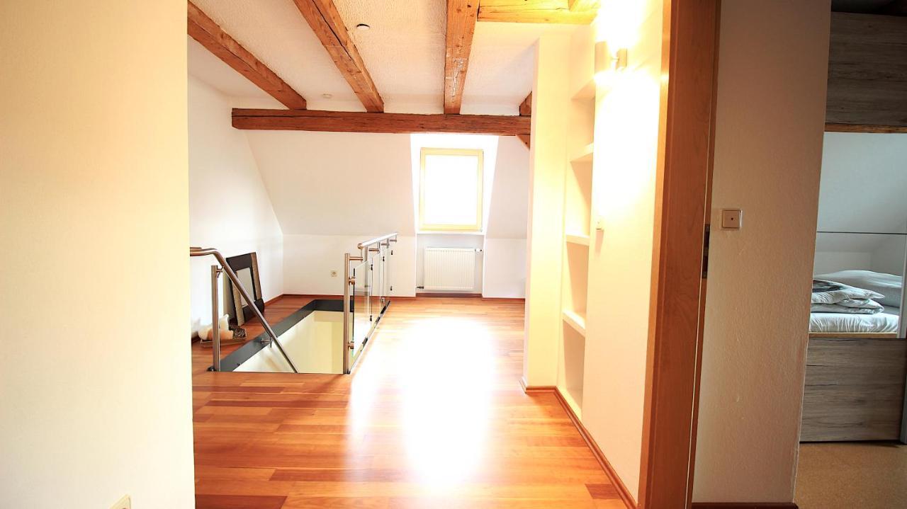 Ferienwohnung Am Wasserschloss 1-3 Ochsenfurt Bagian luar foto